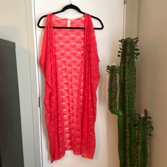 Sleeveless Red Lace Duster ❤️ - Picture 2 of 2